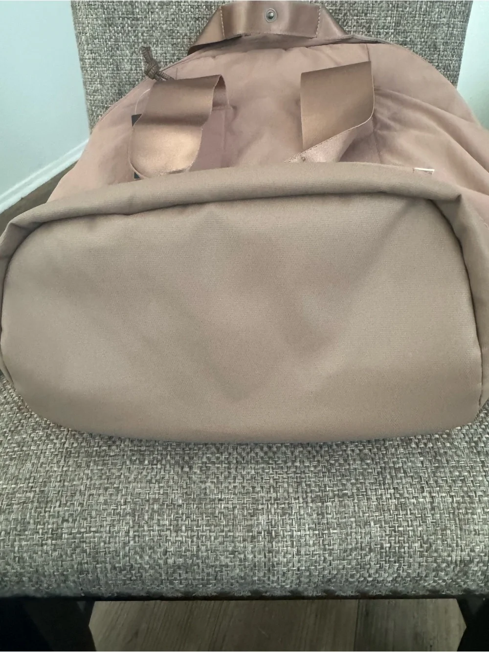 BRAND NEW THE NORTHFACE NEVER STOP DAYPACK BACKPACK IN COLOR LATTE